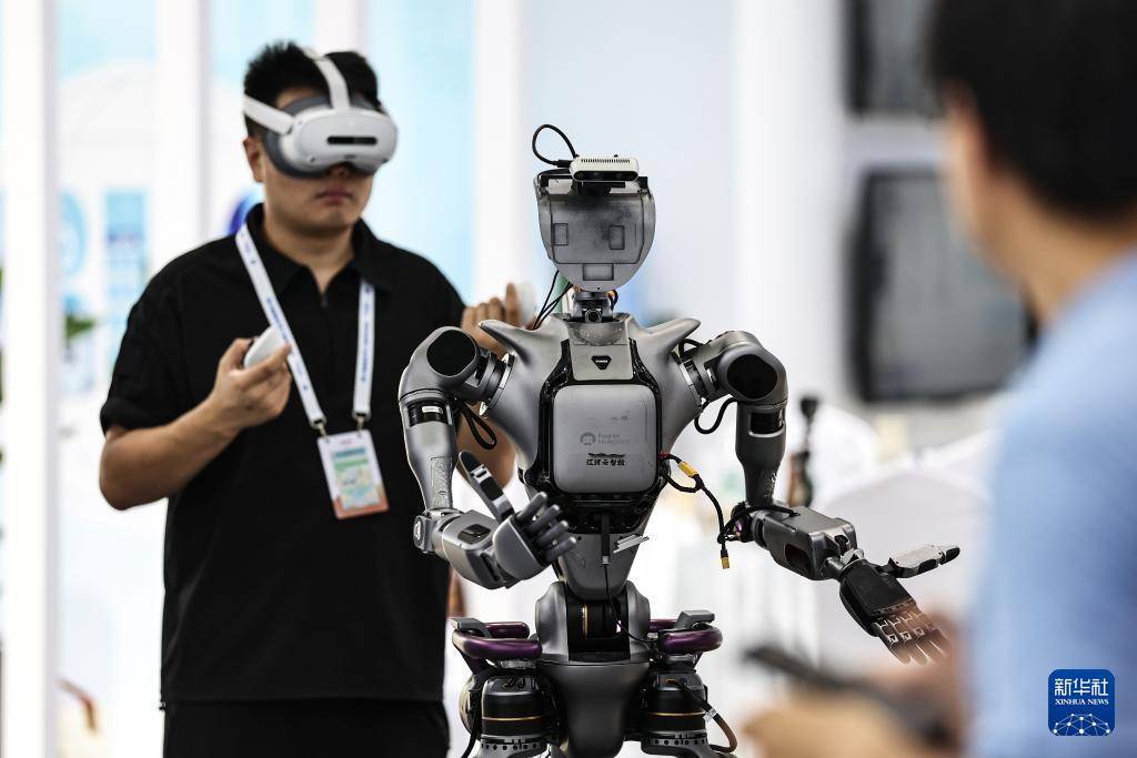 科技賦能產業，智慧生活新圖景徐徐展開 2025全球工業互聯網大會聚焦遠程健康管理服務